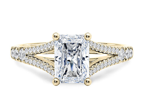Oxford in Yellow Gold set with a Radiant cut diamond.