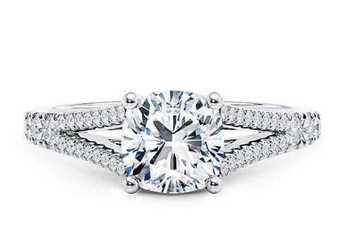 Oxford in Platin set with a Kissen cut diamant.