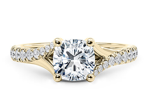 Valentine in Gelbgold (9k) set with a Kissen cut diamant.