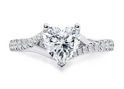 Valentine in Platin set with a Herz cut diamanten.