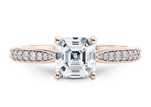 Victoria in Roségold set with a Asscher cut diamant.