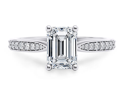 Victoria in Platin set with a Smaragd cut diamant.