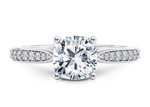 Victoria in Weißgold set with a Kissen cut diamant.