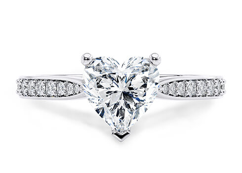 Victoria in Oro Bianco set with a Cuore cut diamante.