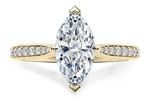 Victoria in Oro Amarillo set with a Marquesa cut diamante.