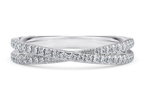 Cassia Eternity Ring in Oro Blanco.