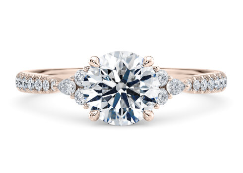 Gaia Engagement Ring in Rosaguld set with a Rund cut diamant.