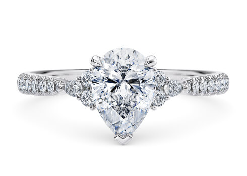 Gaia Engagement Ring in Oro bianco (9k) set with a Goccia cut diamante.