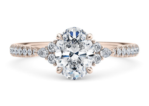 Gaia Engagement Ring in Oro Rosa set with a Ovale cut diamante.