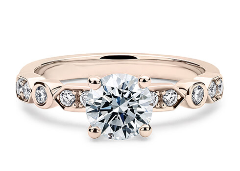 Eva in Roséguld set with a Rund cut diamant.
