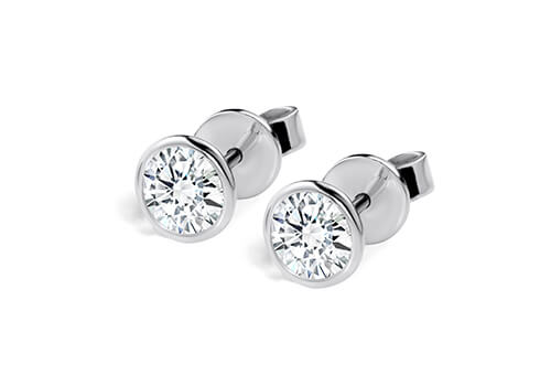 Luna in Бяло злато (9k) set with a Кръгла cut диамант.