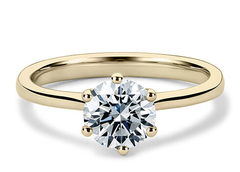 Principessa in Oro amarillo (9k) set with a Redondo cut diamante.