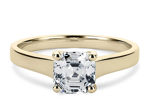Ballerina in Жълто злато (9k) set with a Asscher cut диамант.