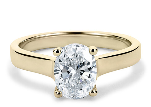 Ballerina in Geel Goud (9k) set with a Ovaal cut diamant.