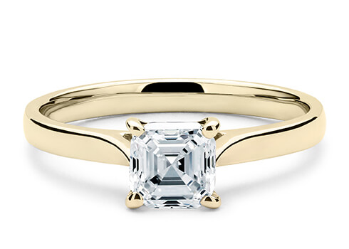 Contour in Yellow Gold set with a Asscher cut diamond.