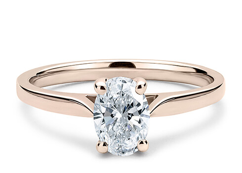 Contour in Roséguld set with a Oval cut diamant.