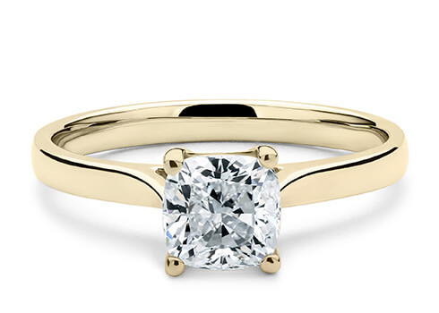 Contour in Geel Goud (9k) set with a Cushion cut diamant.