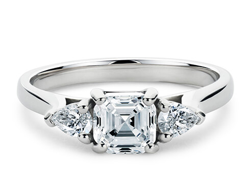 Barcelona in White Gold set with a Asscher cut diamond.