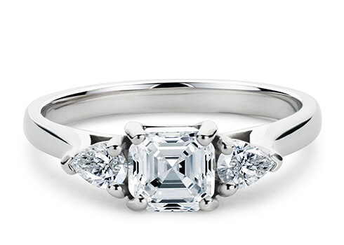 Barcelona in Or blanc set with a Asscher cut diamant.
