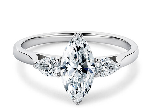 Barcelona in Or blanc set with a Marquise cut diamant.