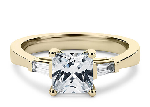 Cairo in Yellow Gold set with a Princess cut diamond.