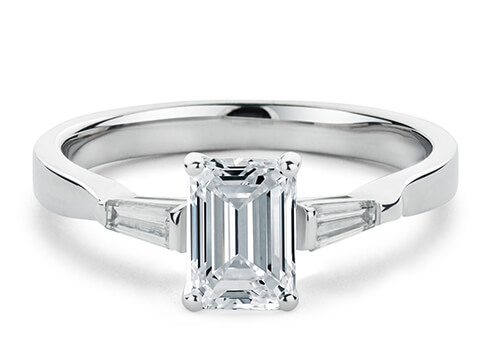 Cairo in White Gold set with a Emerald cut diamond.