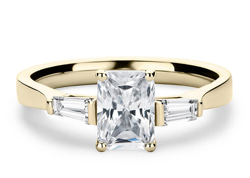Cairo in Yellow Gold set with a Radiant cut diamond.