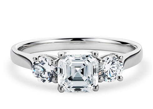 Roma in White Gold set with a Asscher cut diamond.