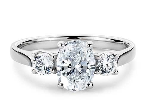 Roma in White Gold (9k) set with a Oval cut diamond.
