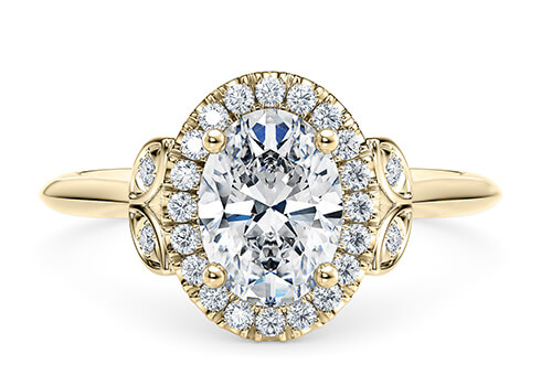Richmond in Yellow Gold set with a Oval cut diamond.