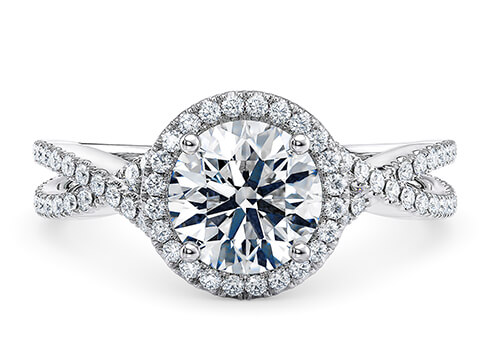 Bellatrix in Platinum set with a Kulaté cut diamant.
