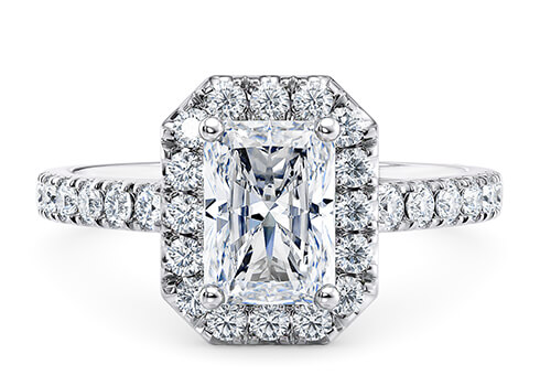 Medici in Platin set with a Radiant cut diamant.