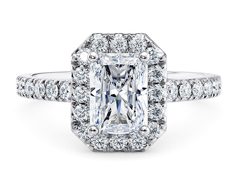 Medici in Platin set with a Radiant cut diamant.