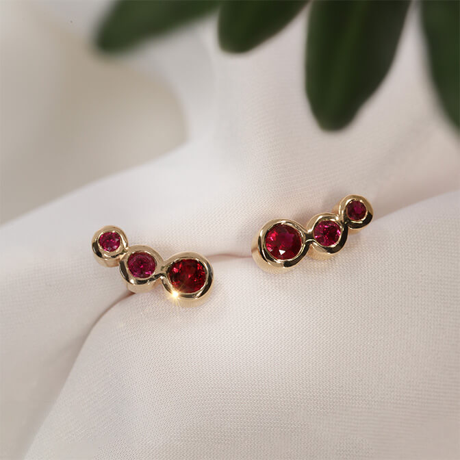 Win your own 77 Diamonds jewellery piece.