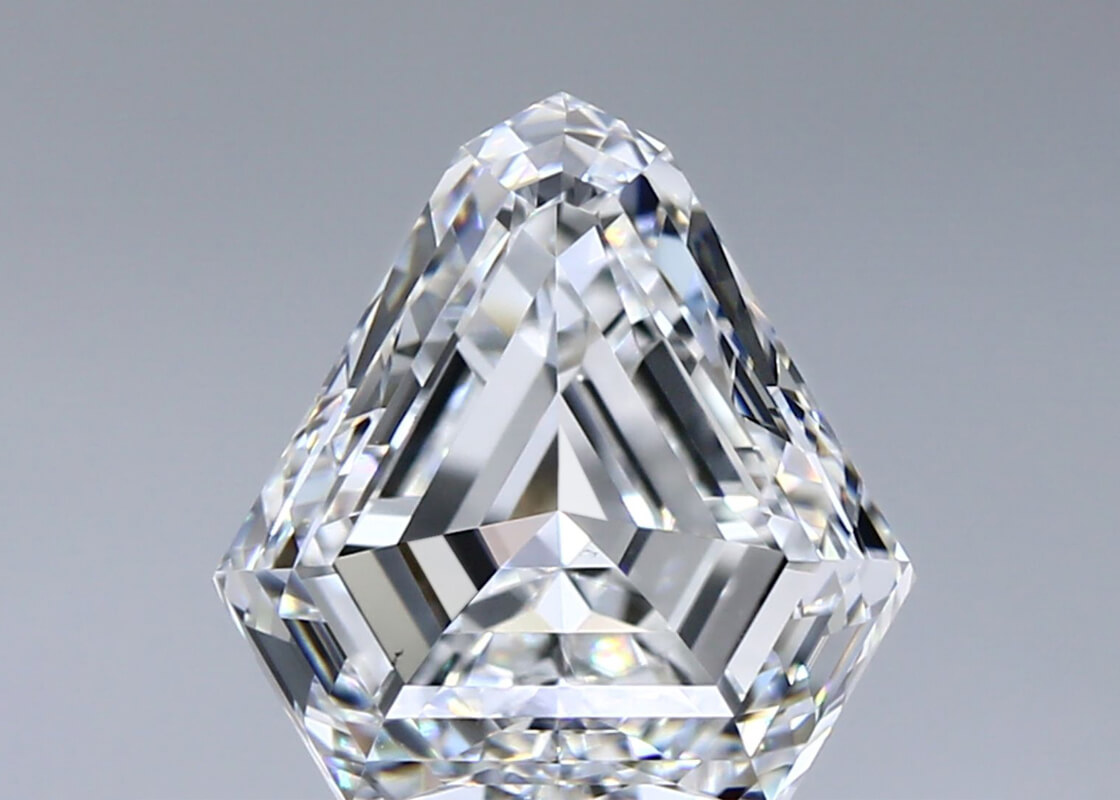 0.30 Karat Shield Diamant